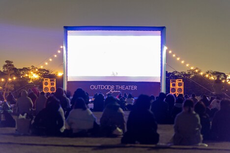 野外上映のイメージ。