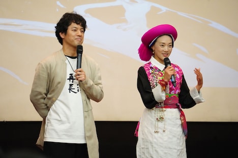 左から竹内亮、茨姆氏。