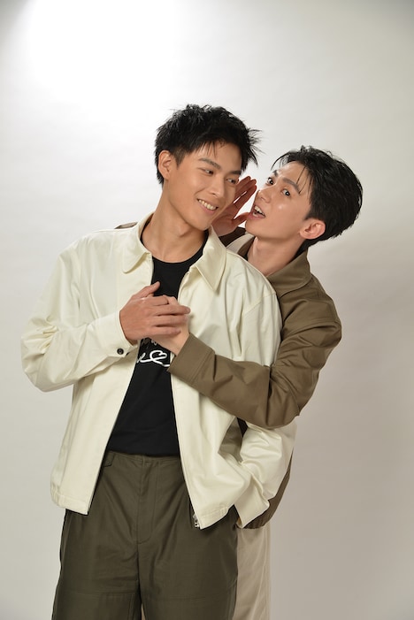 左からホアン・チョンバン（黃丞邦）、チェン・シュエンユー（陳玹宇）。