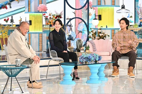 左から笑福亭鶴瓶、江口のりこ、藤ヶ谷太輔。