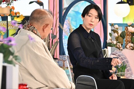 左から笑福亭鶴瓶、江口のりこ。