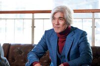 「明日を綴る写真館」より、牧嘉太郎役の佐藤浩市。