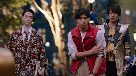 「キングオージャーVSキョウリュウジャー」新場面写真