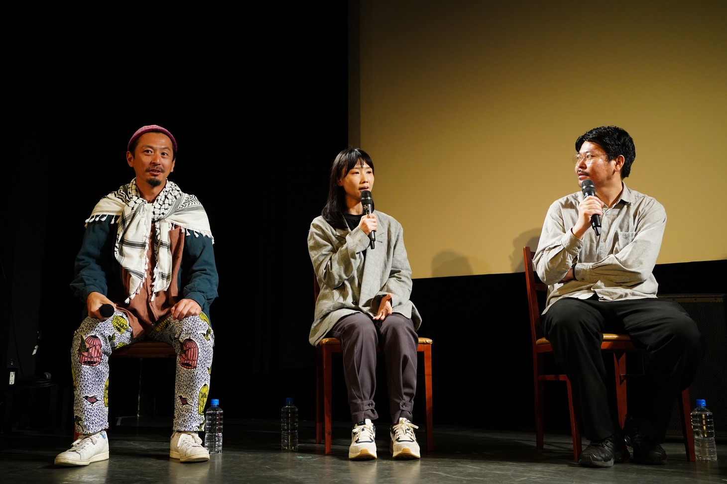 左から北川喜雄、山崎梓、大美賀均。