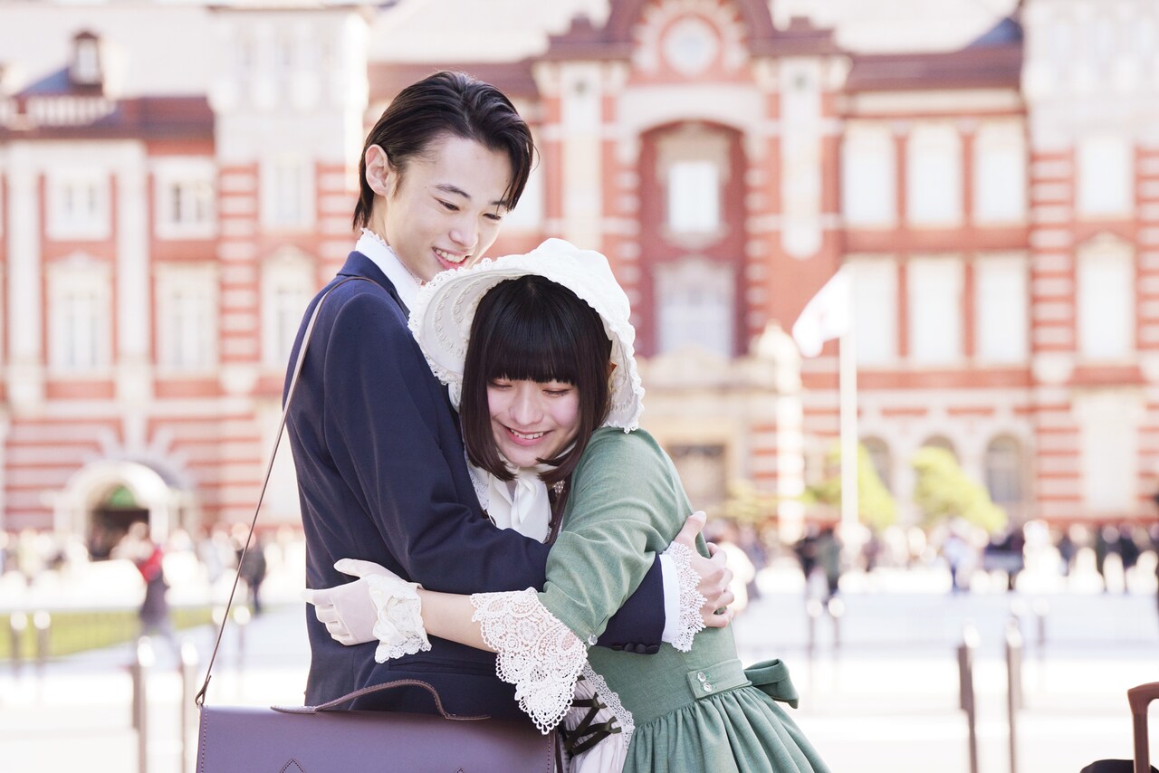 窪塚愛流が“ロリータさんデビュー”した蒔田彩珠を抱きしめる「ハピネス」新場面写真