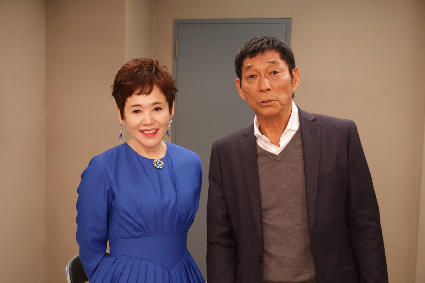 左から大竹しのぶ、明石家さんま。