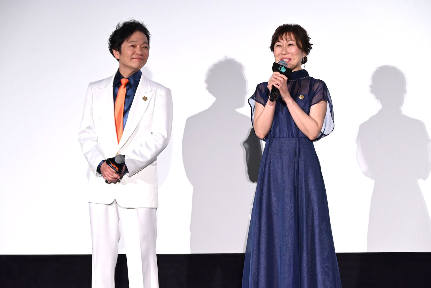 左から山口勝平、山崎和佳奈。