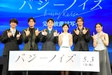 「バジーノイズ」完成披露試写会の様子。左から風間太樹、井之脇海、川西拓実、桜田ひより、柳俊太郎、円井わん。