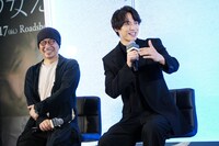 左から大森立嗣、福士蒼汰。