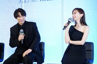 左から福士蒼汰、松本まりか。