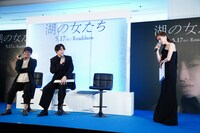 大森立嗣と福士蒼汰が撮影期間中に食事に行っていた事実を知り、驚きのあまり椅子から立ち上がった松本まりか（右）。