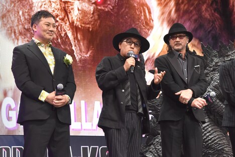 左から田中美央、立木文彦、大塚明夫。