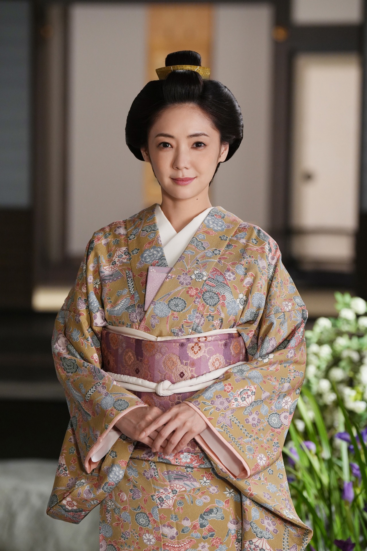 内藤りえ役の倉科カナ。
