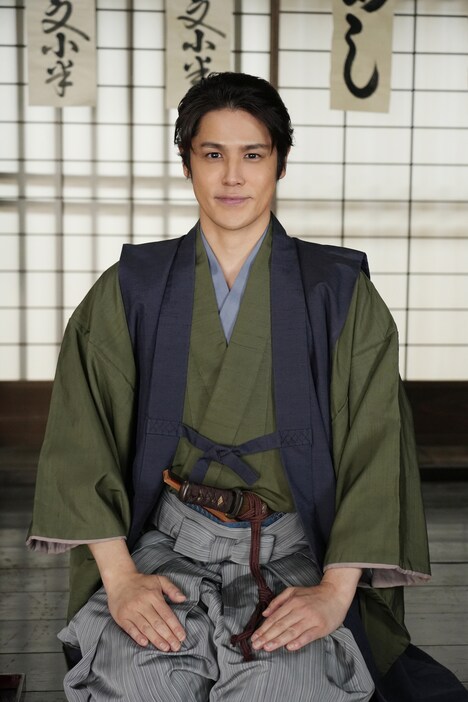 小野重明役の宮野真守。