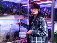 「アンダー・ユア・ベッド」場面写真