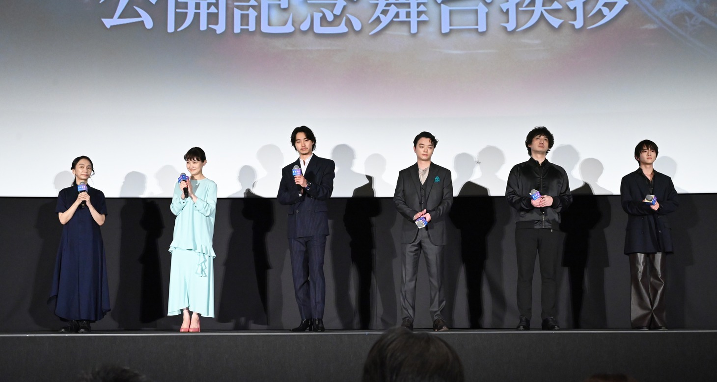 映画「陰陽師0」公開記念舞台挨拶の様子。