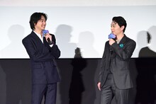 左から山崎賢人、染谷将太。
