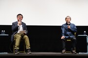 左からプロデューサーの高橋望、監督を務めた望月智充。