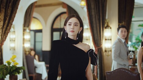 中国ドラマ「キミに恋々(れんれん)!」第1話より、グーリーナーザー(古力娜扎)演じるソン・シンチェン。