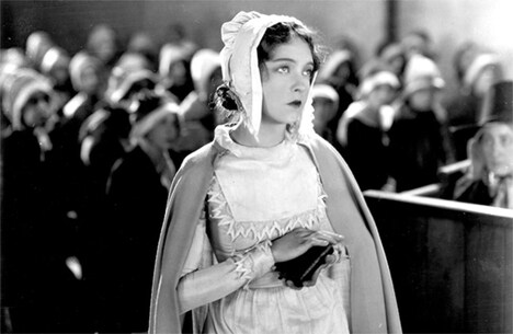 「真紅の文字」場面写真（写真提供：マツダ映画社）