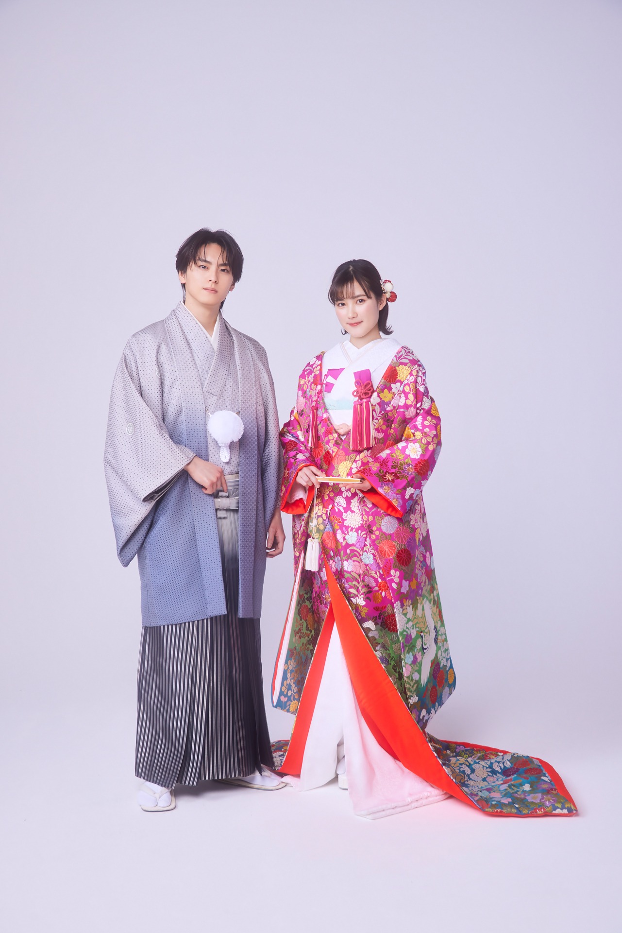 左から染谷雪斗役の高野洸、鶴岡依音役の井頭愛海。