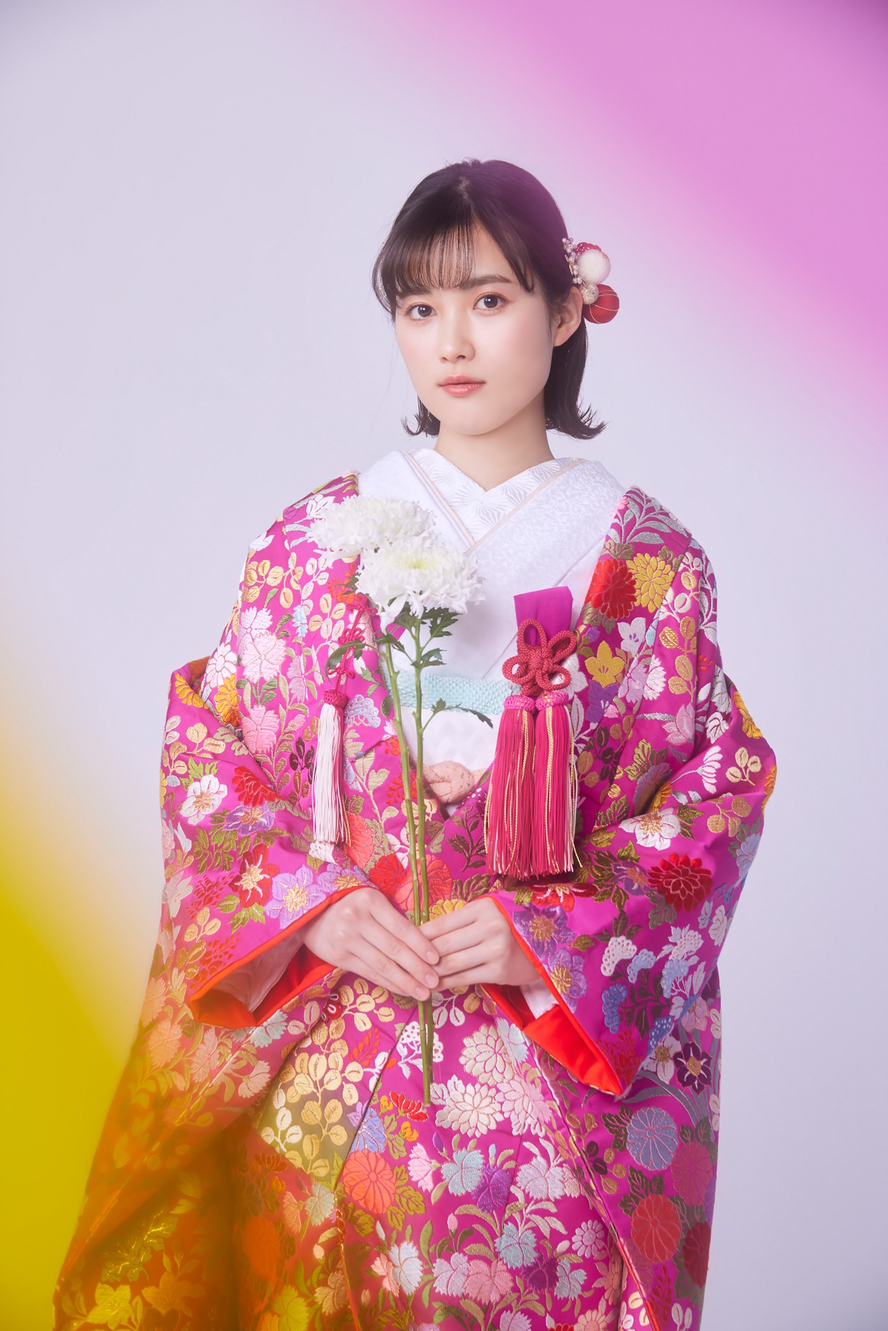 鶴岡依音役の井頭愛海。