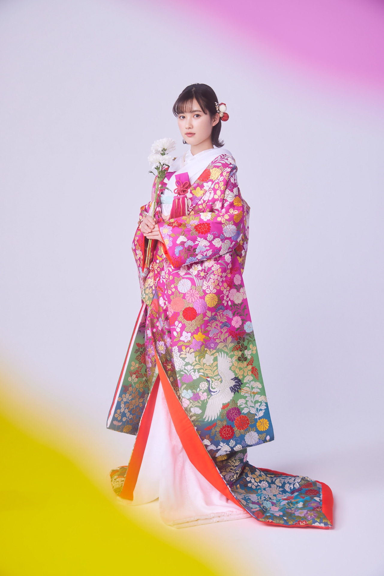 鶴岡依音役の井頭愛海。