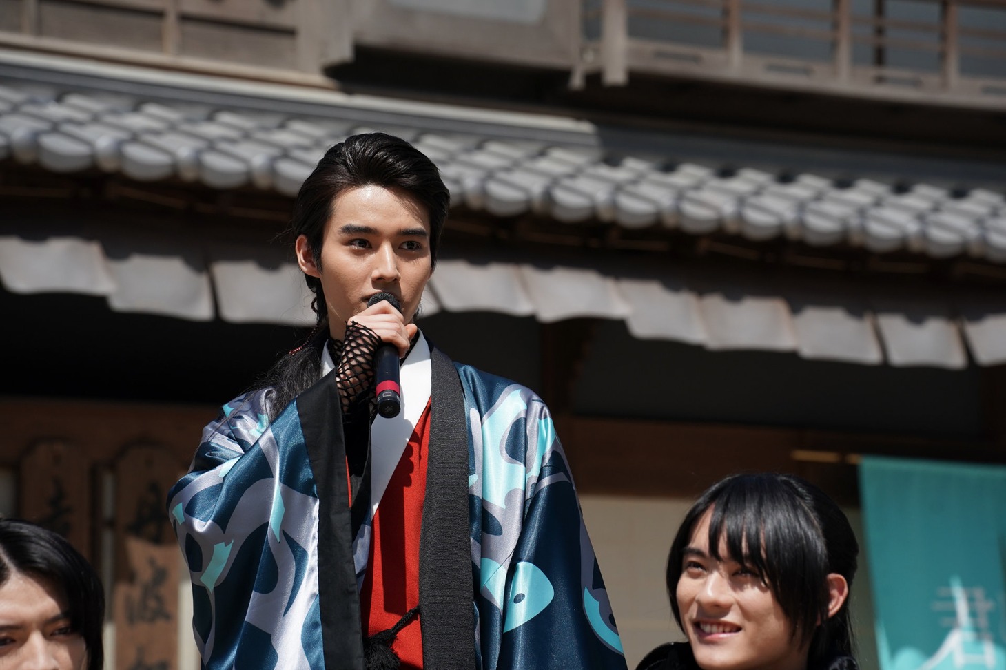 藤岡真威人