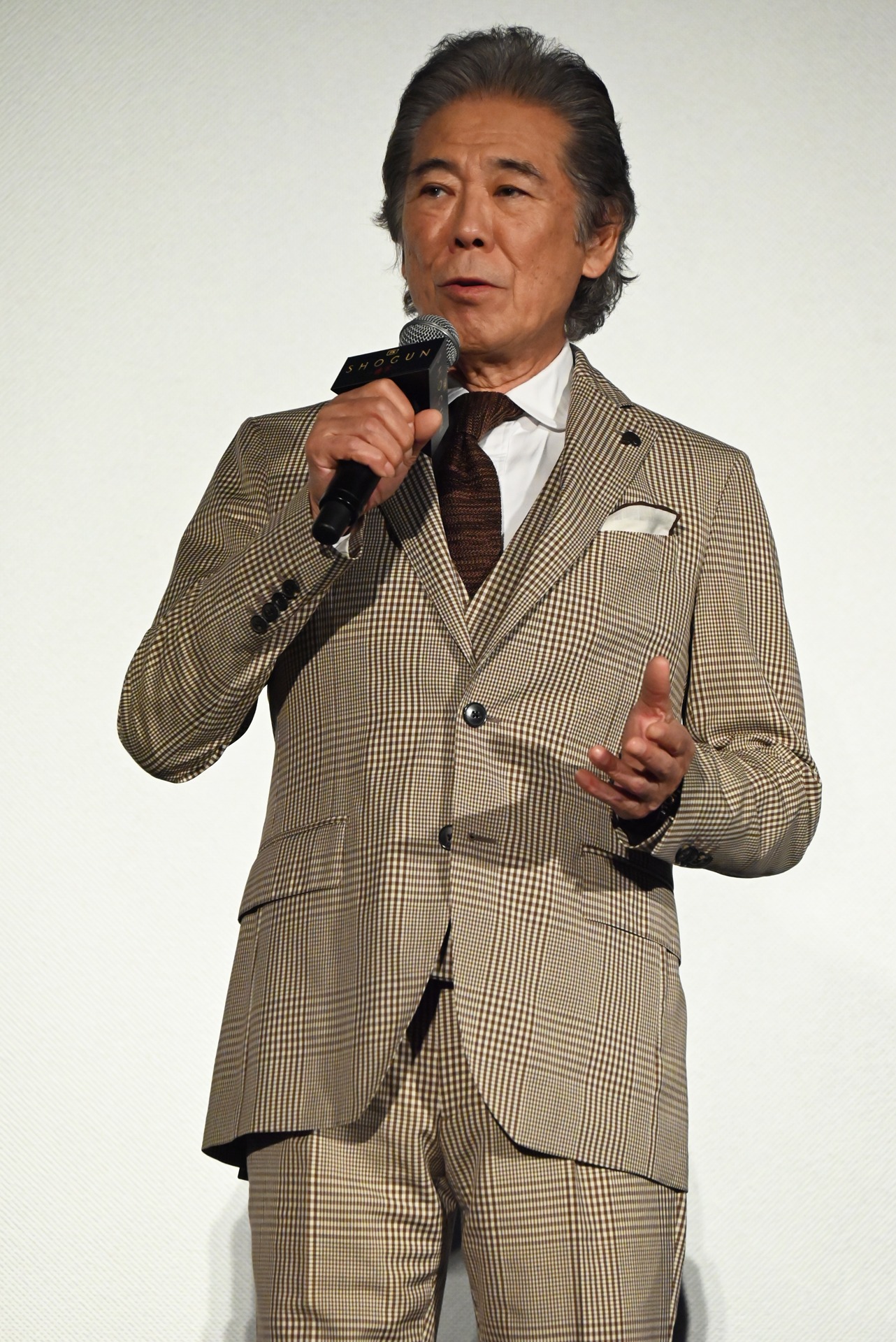 西岡徳馬