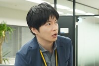 ドラマ「ブルーモーメント」より、田中圭演じる藤村四季。