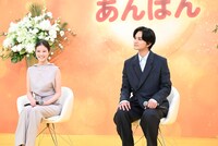 左から今田美桜、北村匠海。