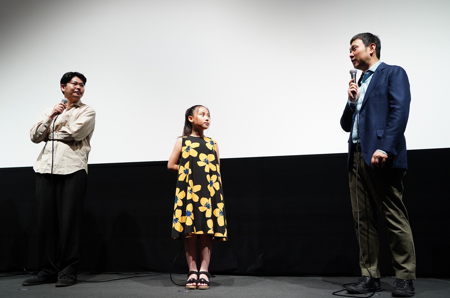左から大美賀均、西川玲、濱口竜介。