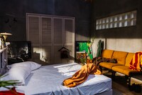 Netflix映画「シティーハンター」のセット。