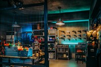 Netflix映画「シティーハンター」のセット。