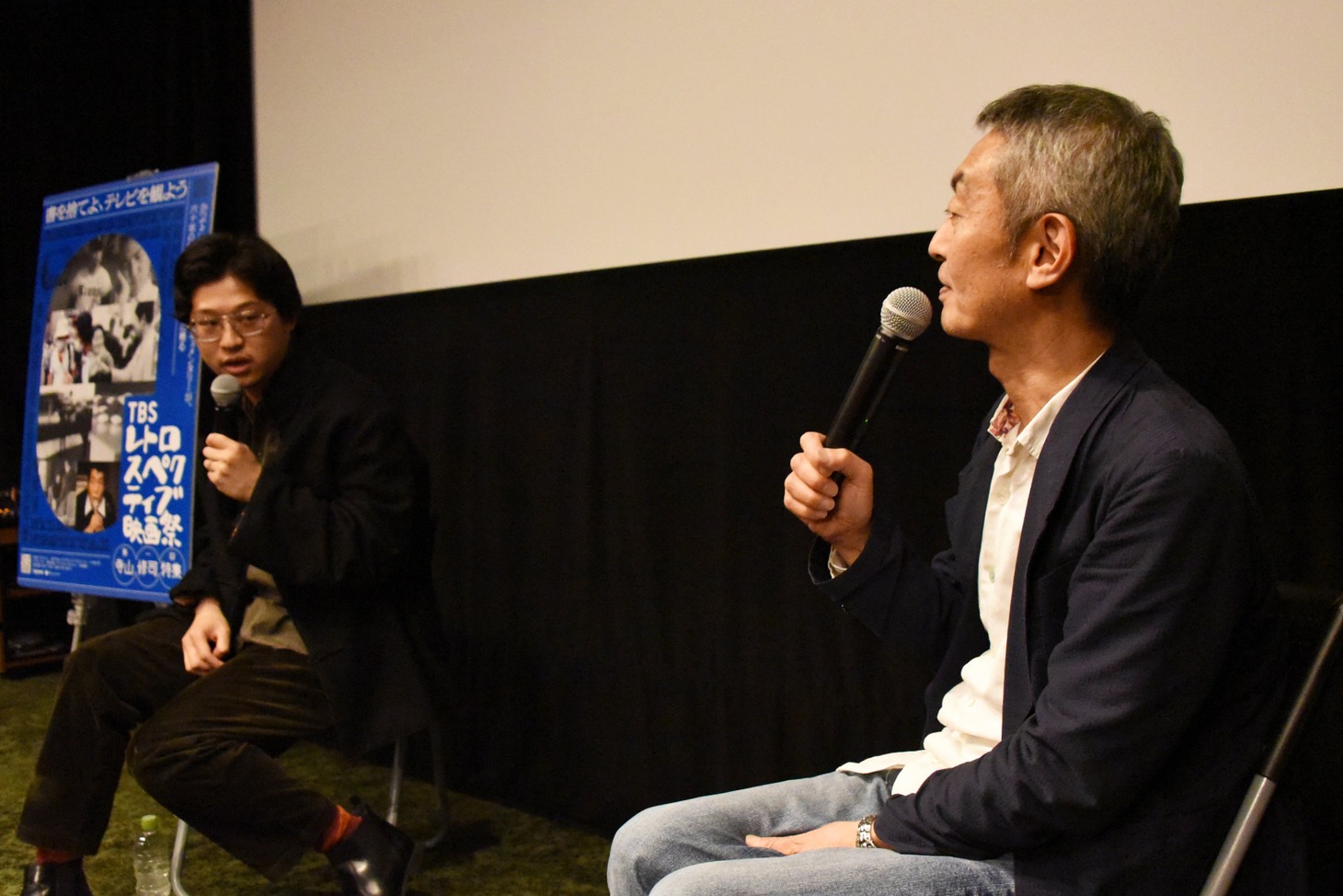 左から佐井大紀、大島新。