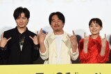 左から生田斗真、ヤン・イクチュン、奈緒。