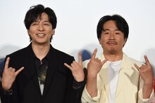 左から生田斗真、ヤン・イクチュン。