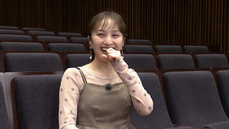 「スイッチインタビュー」より、百田夏菜子。