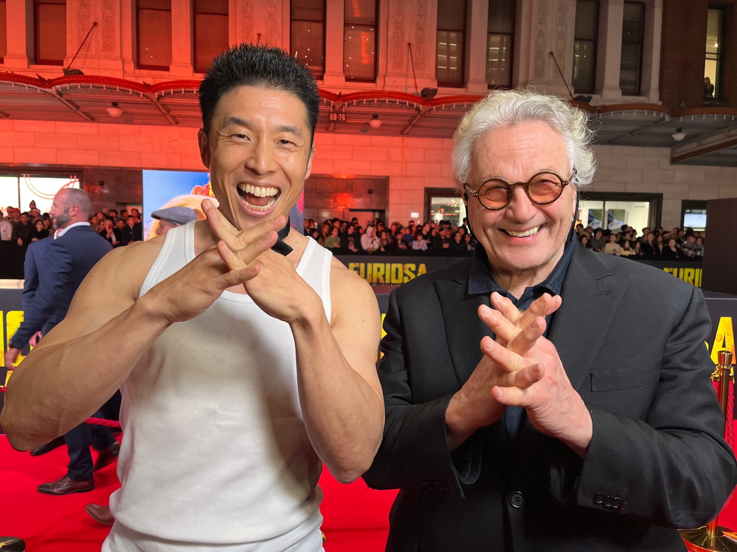 左からなかやまきんに君、ジョージ・ミラー。