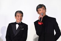 左から舘ひろし、柴田恭兵。