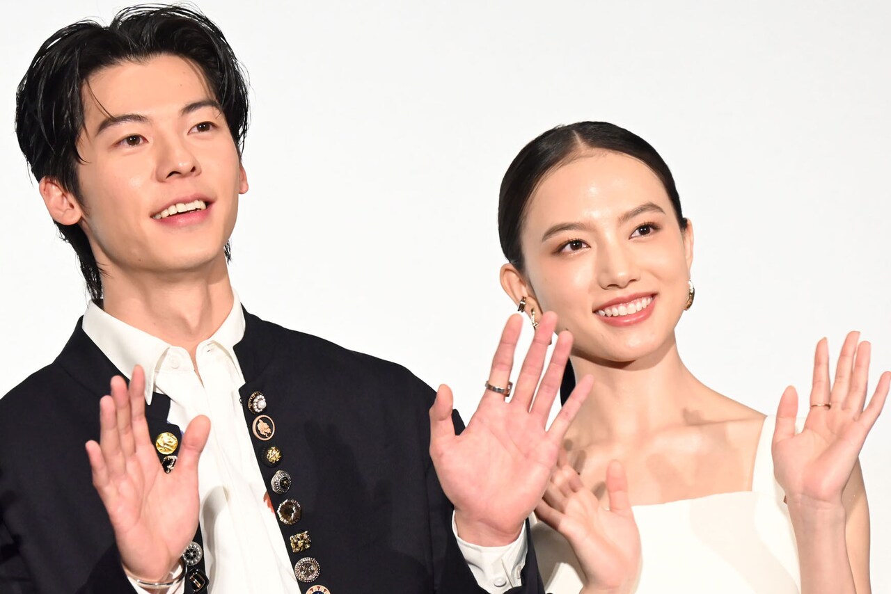 青春18×2 舞台挨拶 グッズセット 青春ブタ野郎はランドセルガールの夢を見ない』石川界人ら登壇の