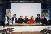 「ゴールデンウィークだよ！ドラマ『RoOT / ルート』しゃべらナイト！」の様子。左からMCの天津飯大郎、三浦誠己、篠原篤、政修二郎、寺本莉緒、土屋貴史、松竹奈央。