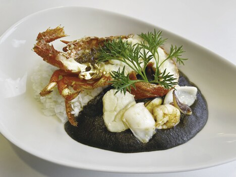 「GOBAN de ごはん~伊勢海老 黒カレー」(税込3800円)※ディナーのみ