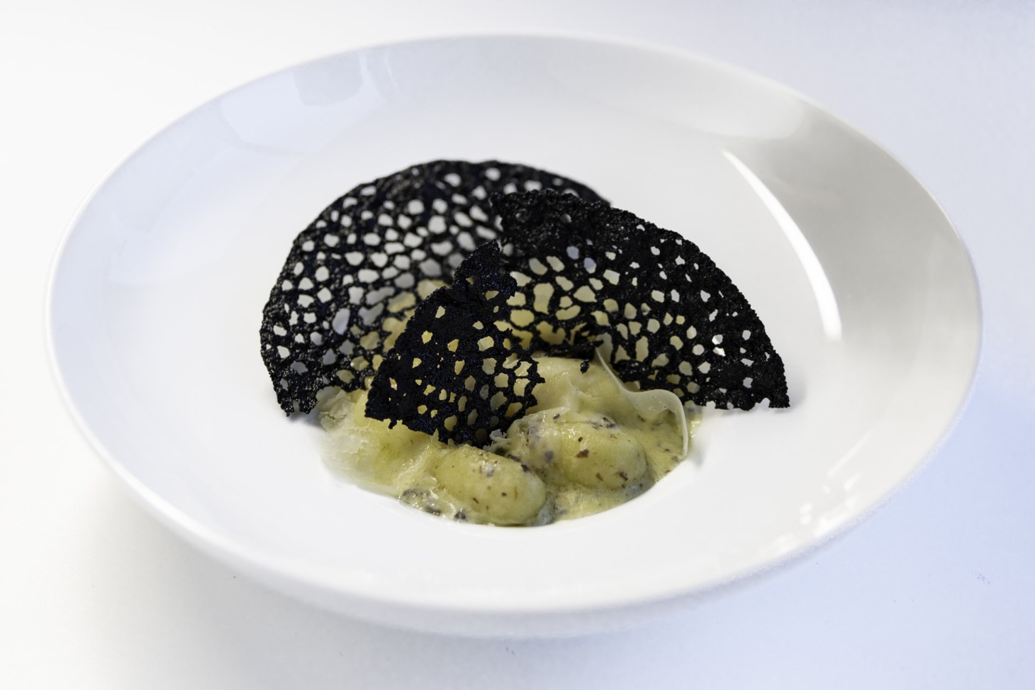 「GOBAN de ニョッキ～黒トリュフと白いチーズクリーム」（ランチ：税込4000円 / ディナー：税込7800円）