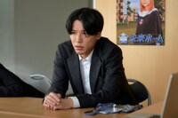 ヤマダユウスケ演じる根津。