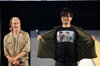 左からマッツ・ミケルセン、小島秀夫。