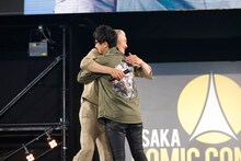 左からマッツ・ミケルセン、小島秀夫。