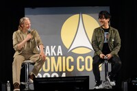 左からマッツ・ミケルセン、小島秀夫。