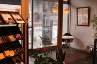 Denkikan受付フロアの様子。