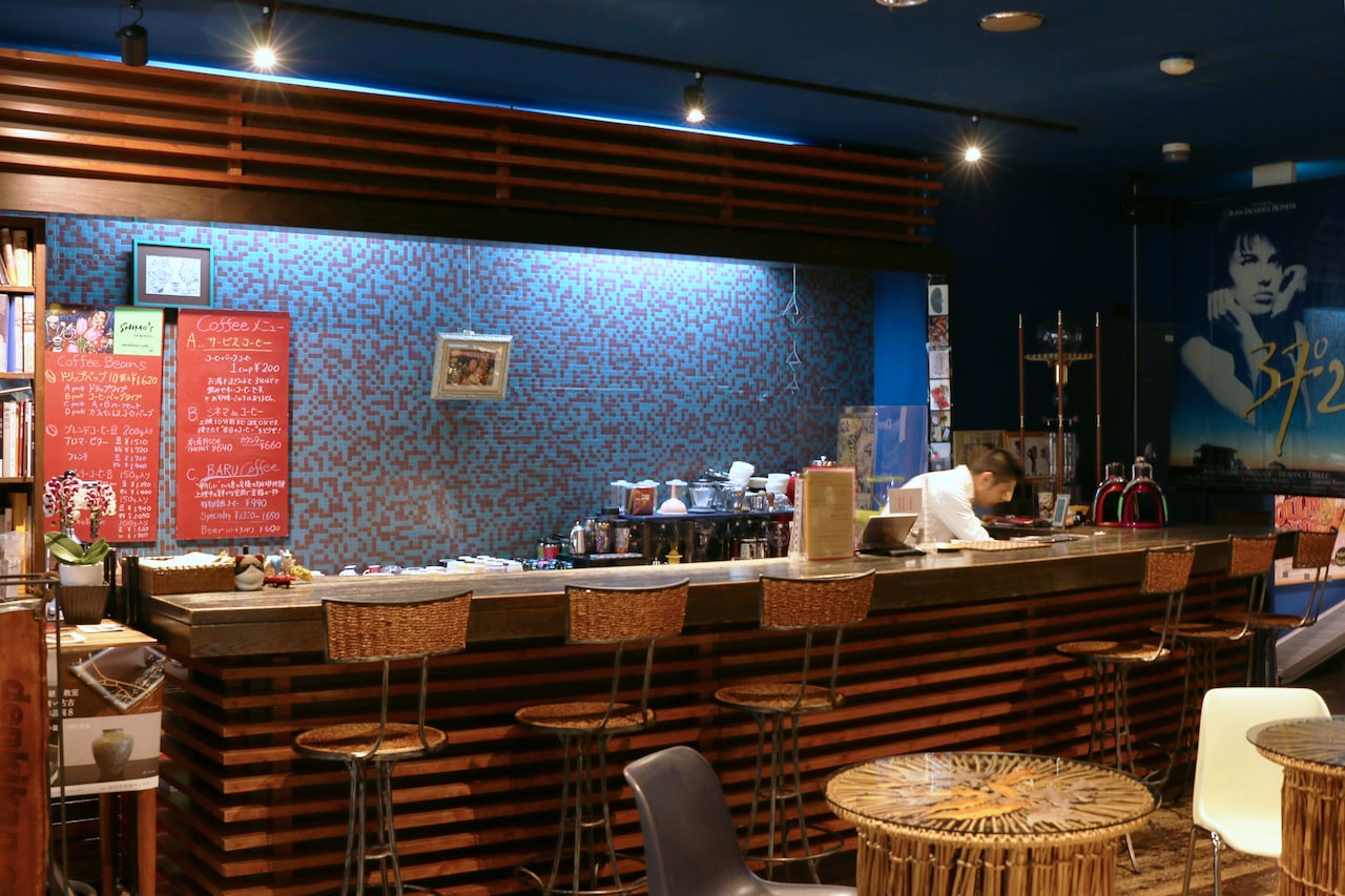 Denkikan受付フロアにある「珈琲しもやま」。